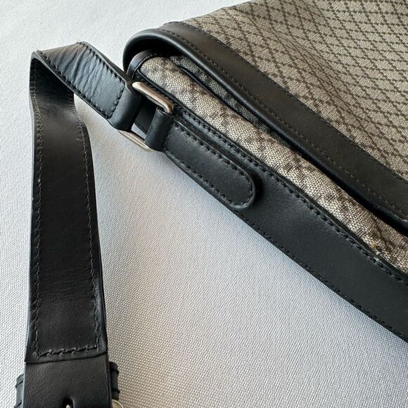 Authentic leather messenger Gucci Bag - Picture 14 of 16